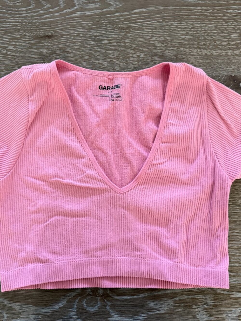 Womens Garage pink ribbed v neck crop top size Small